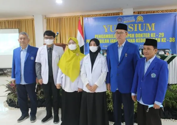 FKIK Unismuh Judicium Graduates 21 Doctors and 4 Medical Graduates