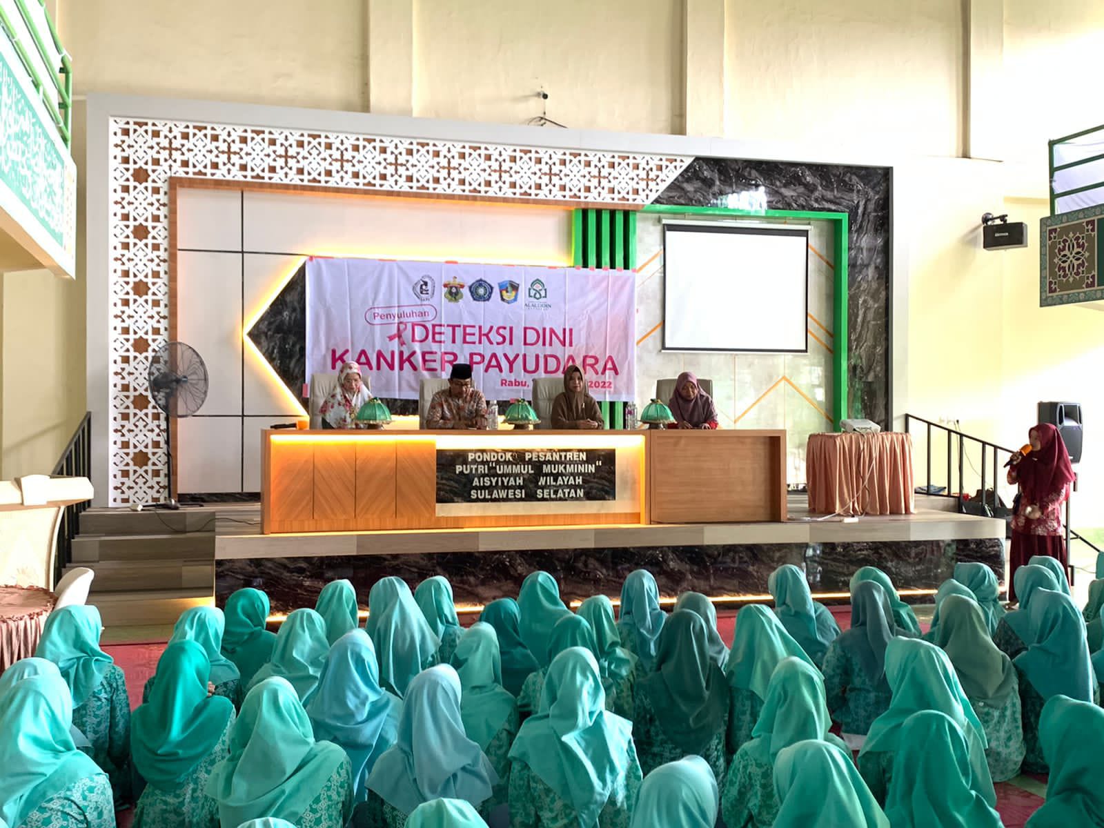 Educating Santriwati Ummul Mukminin, FKIK Unismuh-IAPI Holds Breast Cancer Detection Counseling