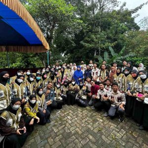 BEM FK Unismuh and FKIK Unismuh Leaders Hold Health Checkup in Mangeloreng Village