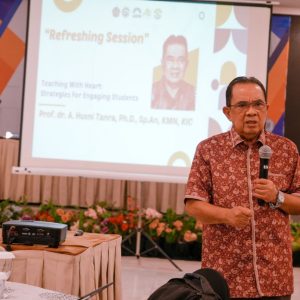 Prof. Husni Tanra Delivers “Teaching With Heart” Session, Shares Insights from Japan and the Meaning of Hitozukuri