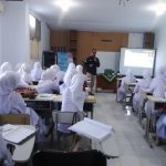 D3 Nursing, Bachelor of Midwifery, and Midwifery Professional Programs of FKIK Unismuh Makassar Hold Hybrid Occupational Health, Safety, and Student Safety Socialization