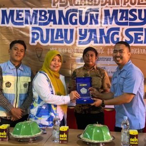 BEM-FK UNISMUH Strengthens Community Health and Environmental Awareness in Kodingareng Lompo Island