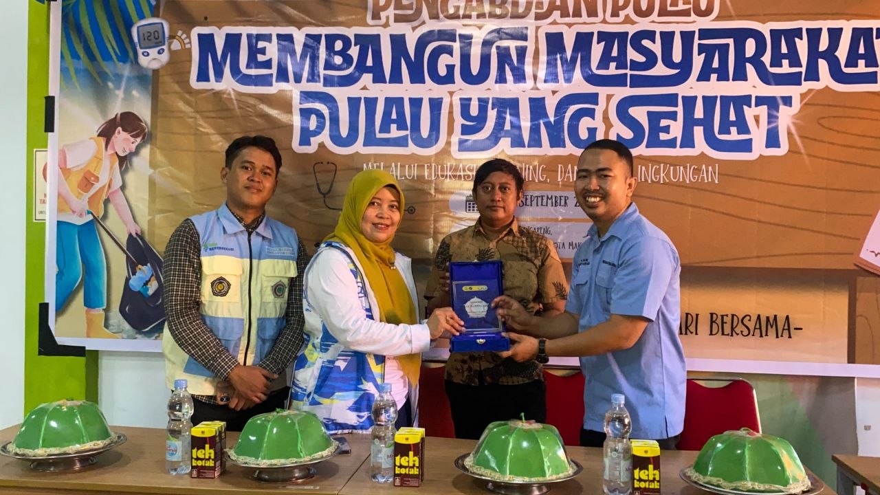 BEM-FK UNISMUH Strengthens Community Health and Environmental Awareness in Kodingareng Lompo Island